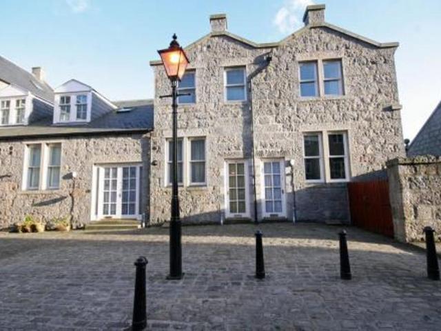 2 bedroom townhouse for sale