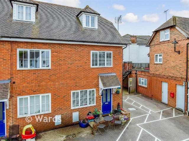 2 bedroom townhouse for sale