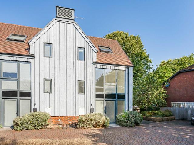 2 bedroom townhouse for sale
