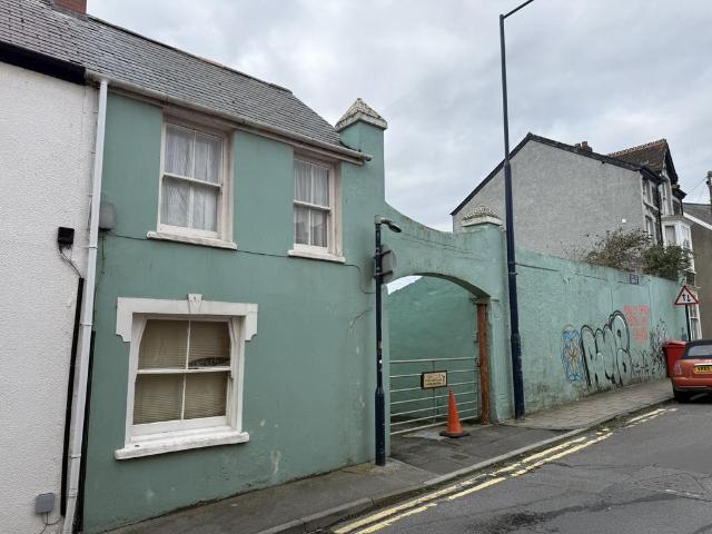 2 bedroom townhouse for sale