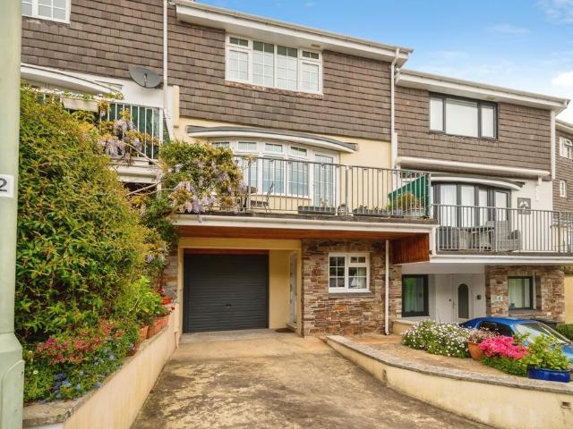 2 bedroom townhouse for sale