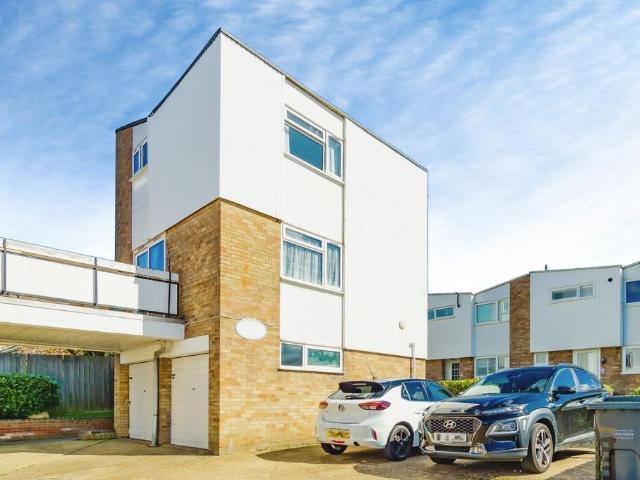 2 bedroom townhouse for sale