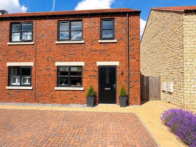2 bedroom townhouse for sale