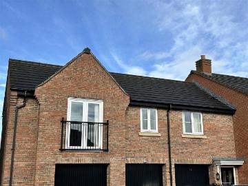 2 bedroom townhouse for sale