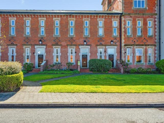 2 bedroom townhouse for sale