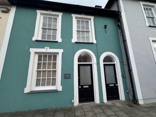 2 bedroom townhouse for sale