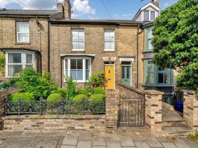 2 bedroom townhouse for sale