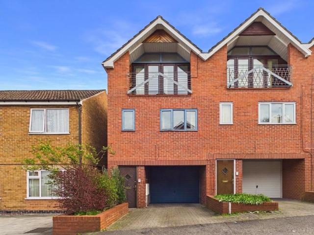 2 bedroom townhouse for sale