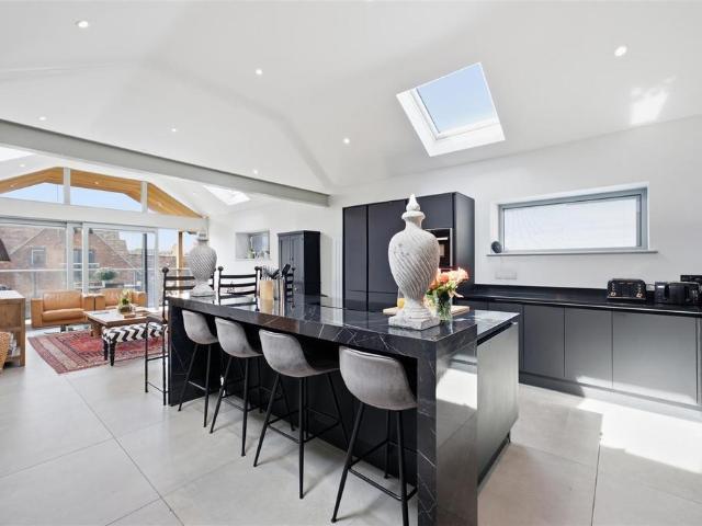 2 bedroom townhouse for sale
