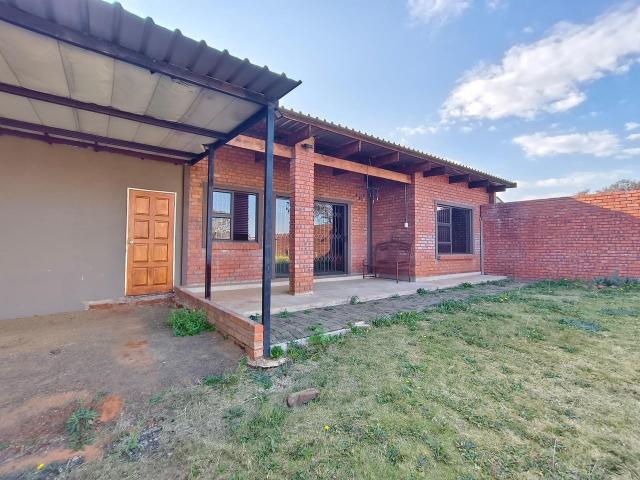 2 Bedroom townhouse freehold to rent in Bainsvlei, Bloemfontein