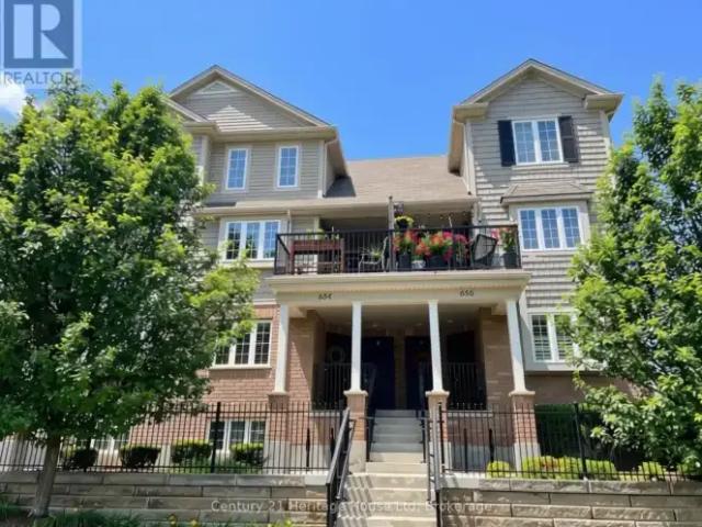 2 Bedroom Townhouse Guelph ON 104638524