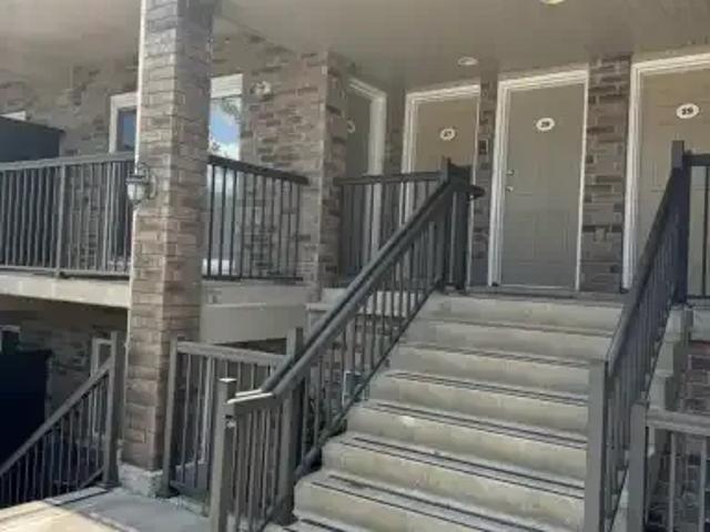 2 Bedroom Townhouse Guelph ON 104000181