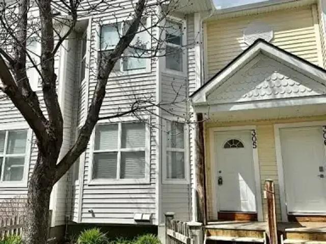 2 Bedroom Townhouse High River AB 105486067