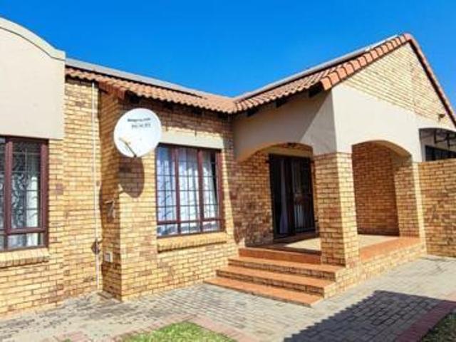 2 Bedroom Townhouse in Monavoni