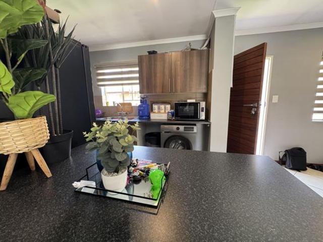 2 Bedroom House in Monavoni