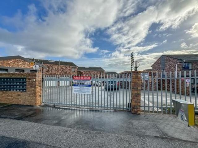 2 Bedroom Townhouse in Newton Park