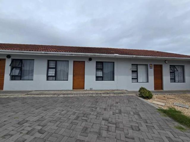 2 Bedroom Townhouse in Newton Park