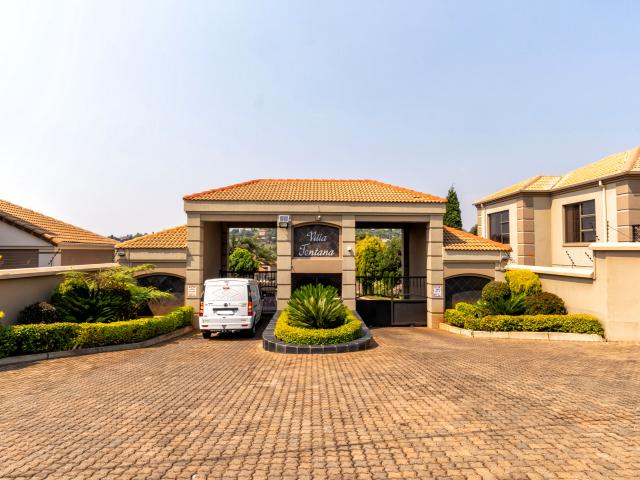 2 Bedroom Townhouse in Noordheuwel
