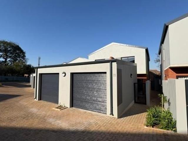 2 Bedroom Townhouse in Olympus Ah