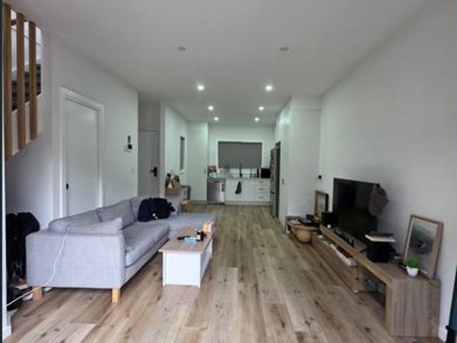 2 Bedroom Townhouse in a Prime Location!