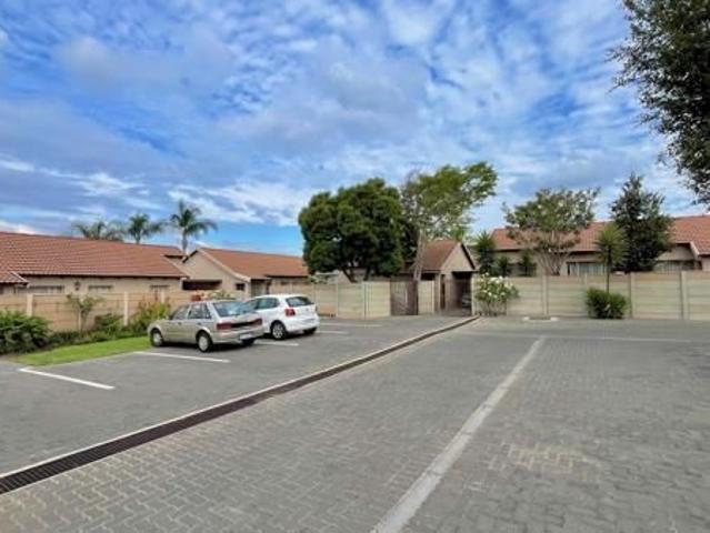 2 Bedroom Townhouse in Allens Nek
