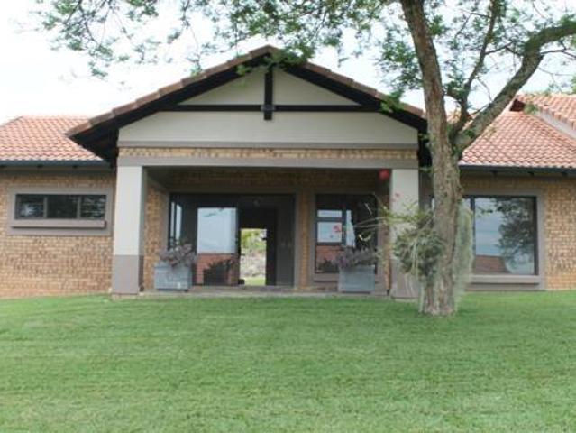 2 Bedroom Townhouse in Bateleur Estate