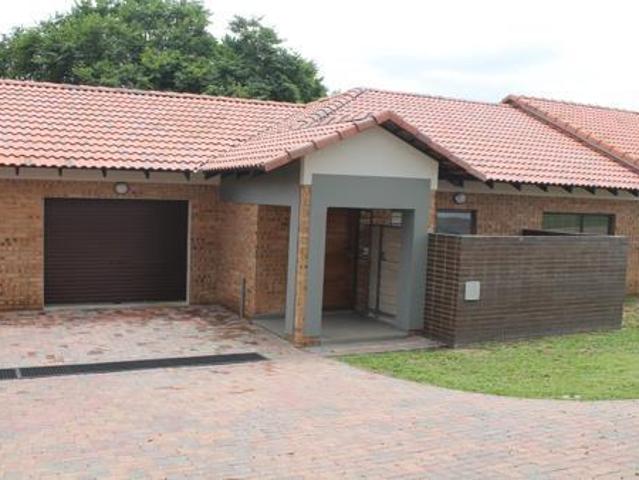 2 Bedroom Townhouse in Bateleur Estate