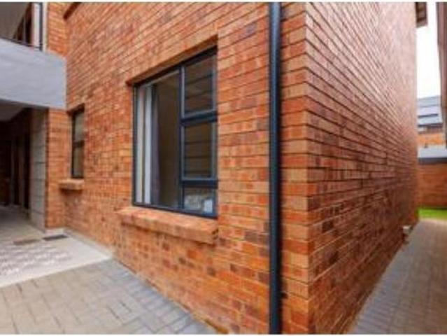 2 Bedroom Townhouse in Benoni Ah