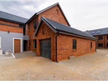 2 Bedroom Townhouse in Benoni Ah