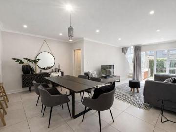 2 Bedroom Townhouse in Bryanston
