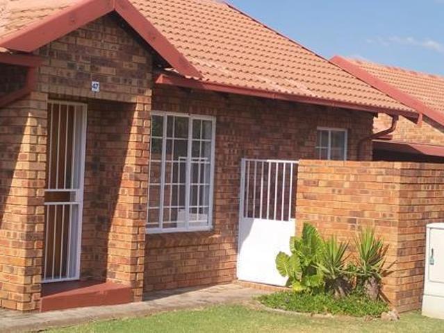 2 Bedroom Townhouse in Centurion Golf Estate