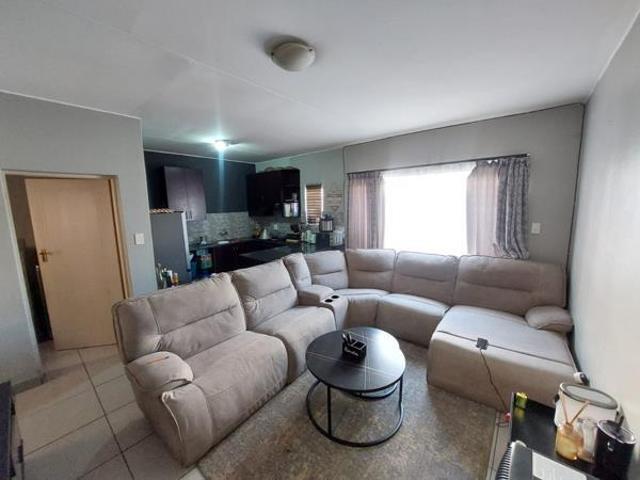 2 Bedroom Townhouse in Claremont