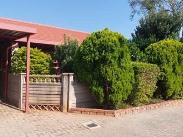 2 Bedroom Townhouse in Doornpoort
