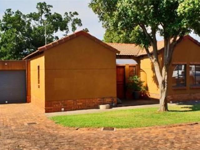 2 Bedroom Townhouse in Eldoraigne