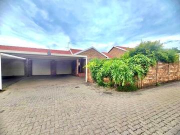2 Bedroom Townhouse in Eldoraigne