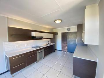 House to rent in Brackenhurst - Security