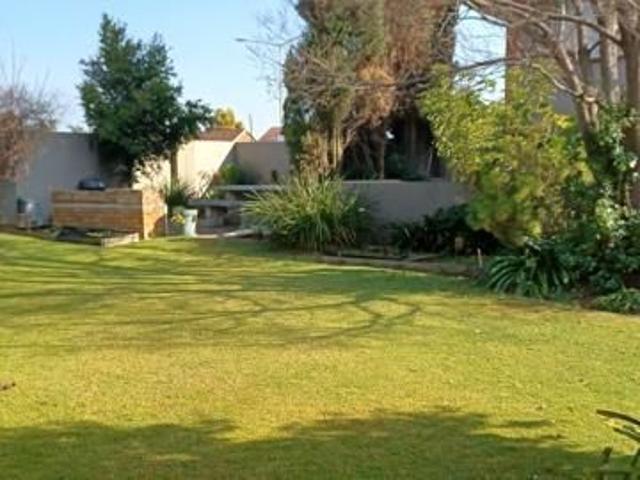 2 Bedroom Townhouse in Glen Marais