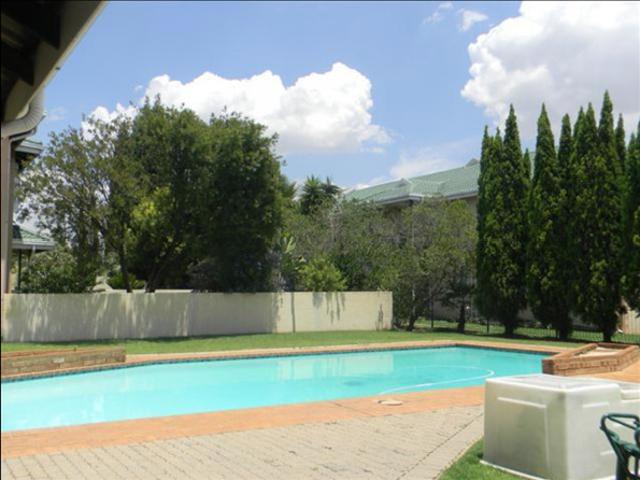 2 Bedroom Townhouse in Glen Marais