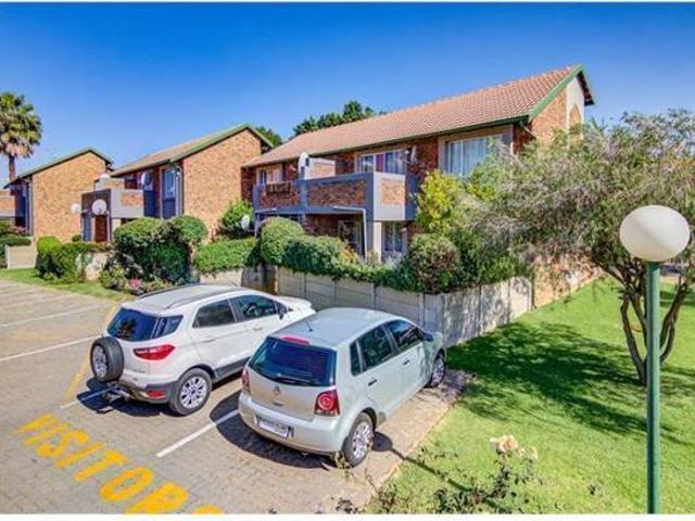 2 Bedroom Townhouse in Glen Marais
