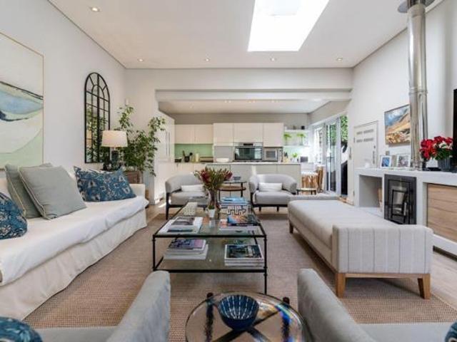 2 Bedroom Townhouse in Green Point