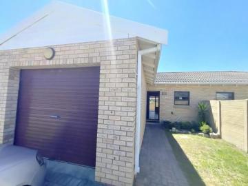 2 Bedroom Townhouse in Hunters Retreat