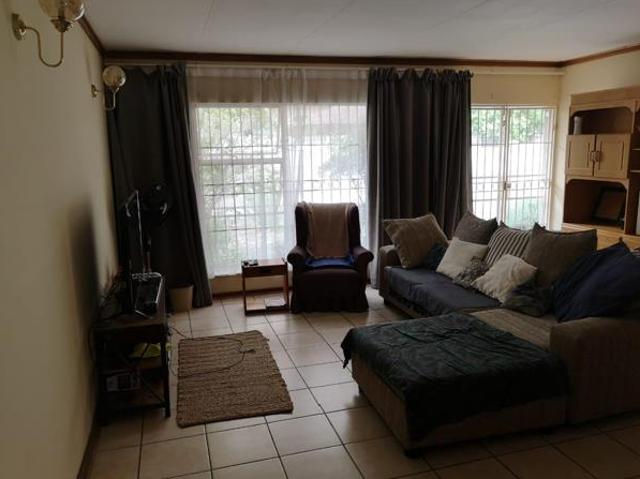 2 Bedroom Townhouse in Heuwelsig