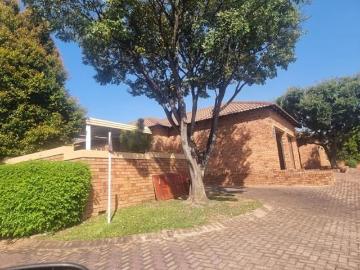 2 Bedroom Townhouse in Honeydew Manor