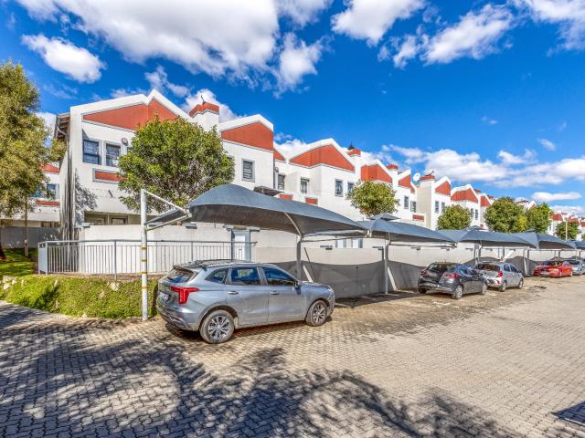 2 Bedroom Townhouse in Honeydew