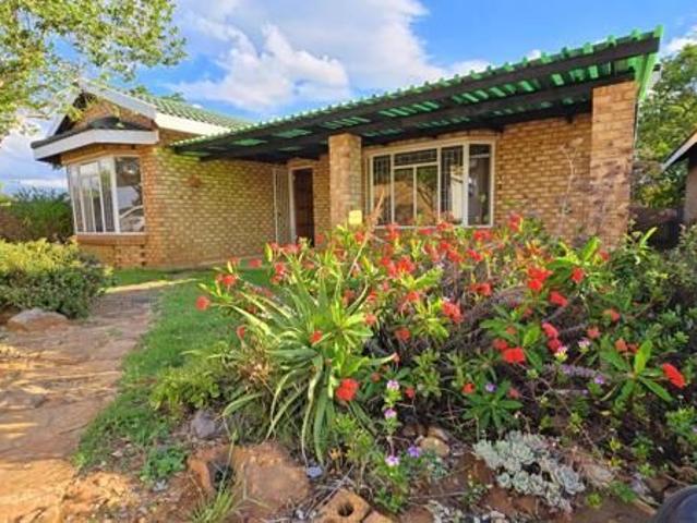 2 Bedroom Townhouse in Kleinfontein