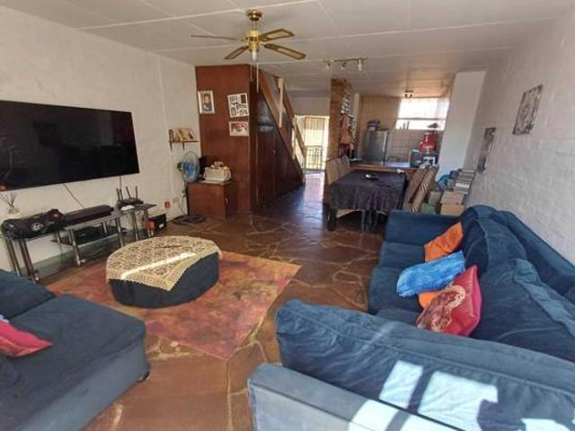 2 Bedroom Townhouse in Lyttelton Manor