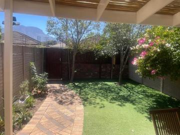 2 Bedroom Townhouse in Plumstead