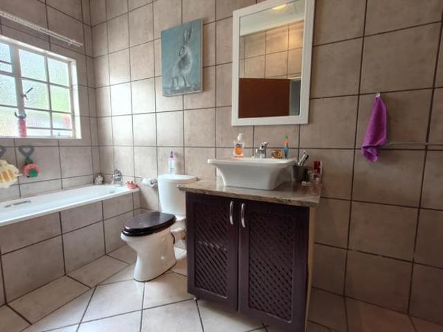 2 Bedroom Townhouse in Pretorius Kloof