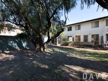 2 Bedroom Townhouse in Prime Location Near Herdsman Lake!