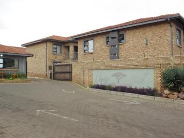 2 Bedroom Townhouse in Rynfield Ah